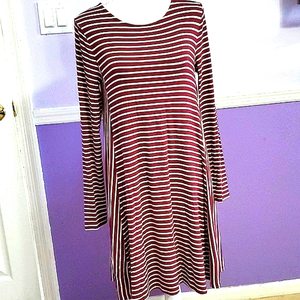Old Navy Maroon Striped Flowy Jersey Long Sleeve Casual Lounging Midi Dress M